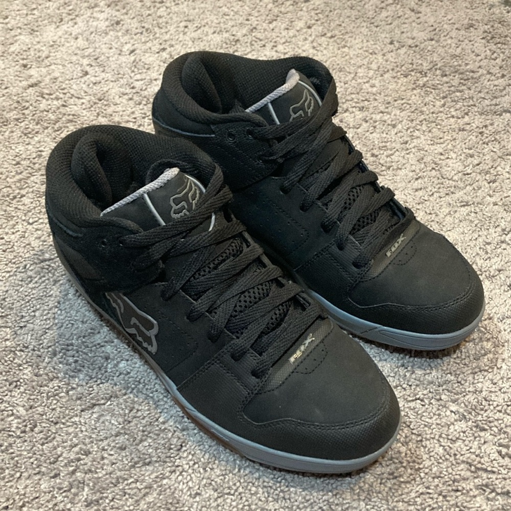 FOX Sneakers